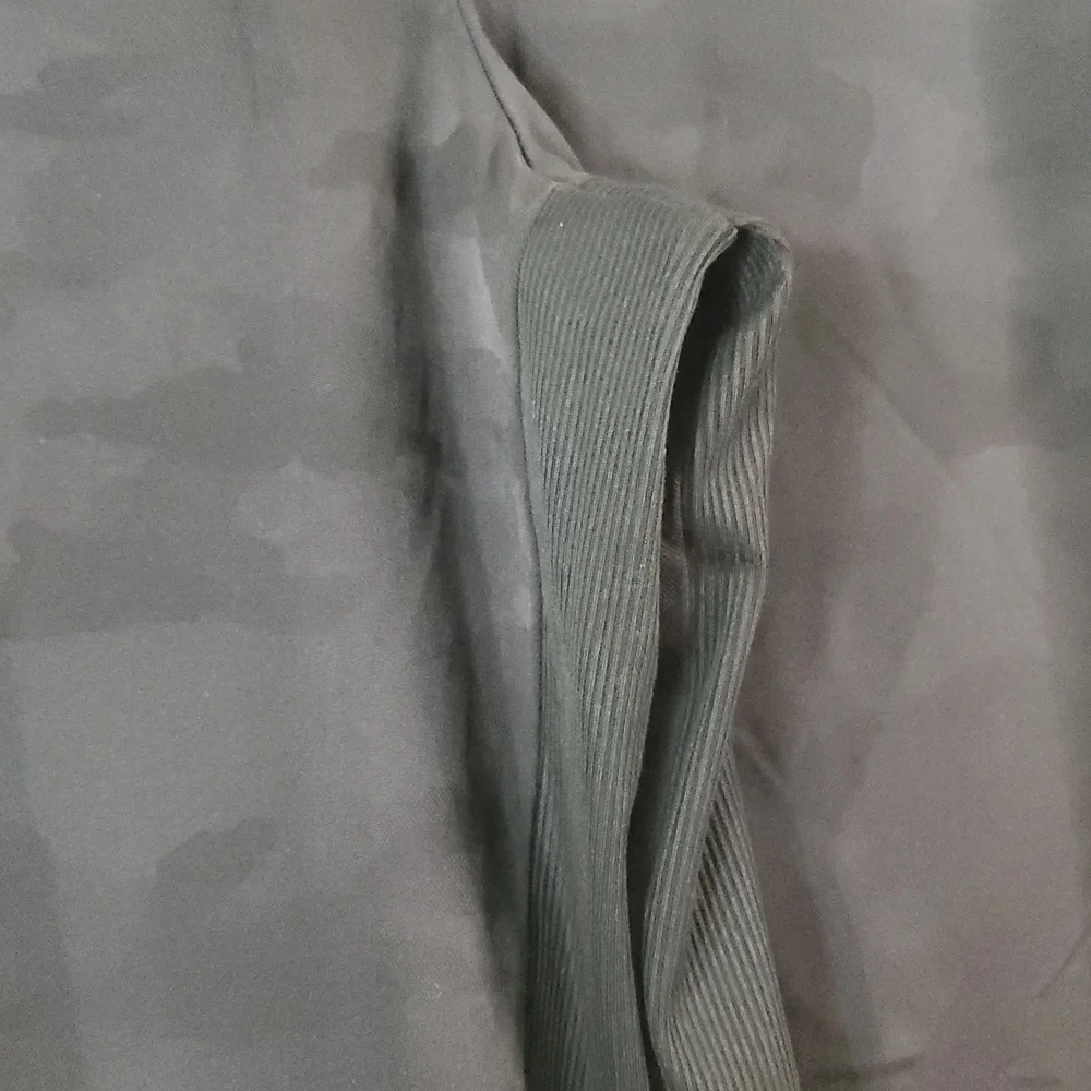 Athleta Brooklyn Lined Black Camo Joggers Size 14 - Picture 4 of 16